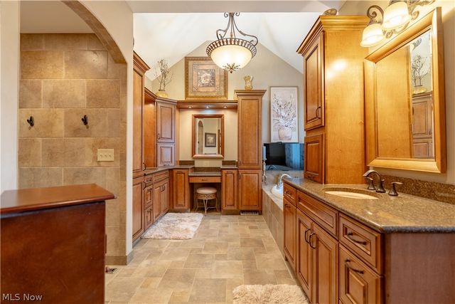 6445 Foxglove Drive, Medina, OH 44256