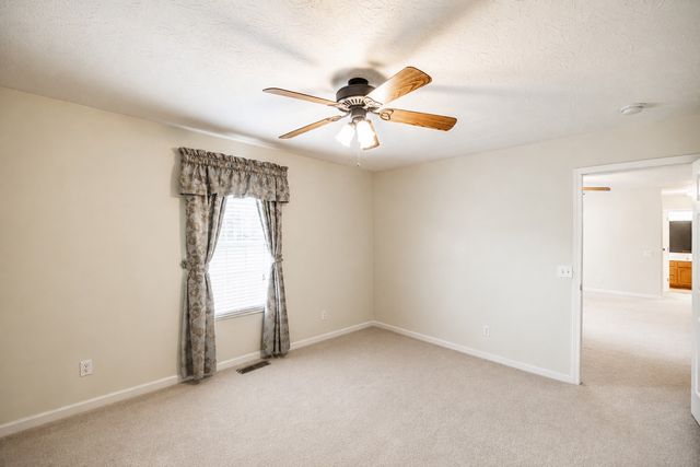 1008 E Evelyn Ct, Portland, TN 37148