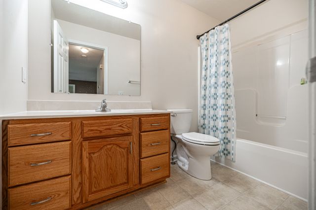 1008 E Evelyn Ct, Portland, TN 37148