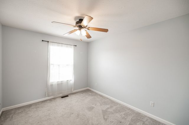 1008 E Evelyn Ct, Portland, TN 37148