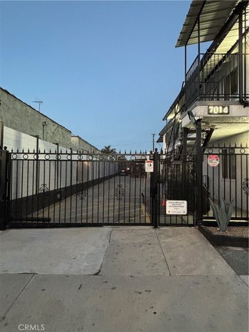 7014 Mountain View Avenue A, Huntington Park, CA 90255