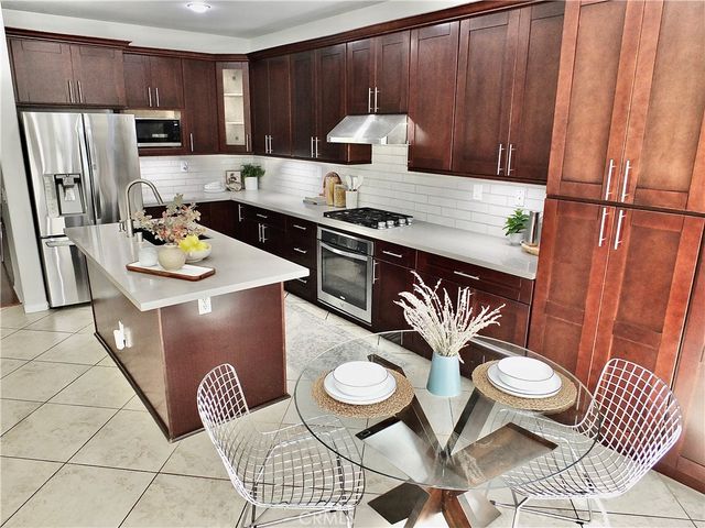 2471 Amelia Court, Signal Hill, CA 90755