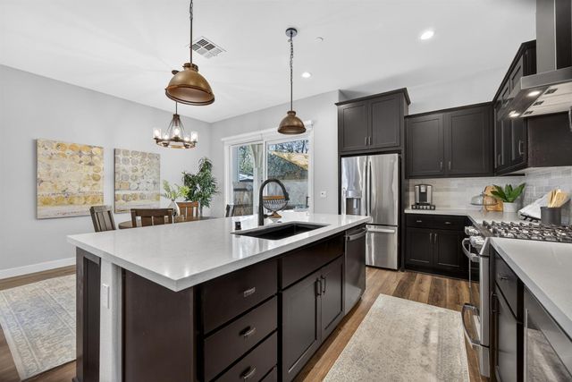 7544 Twin Bridges Ln, Citrus Heights, CA 95610