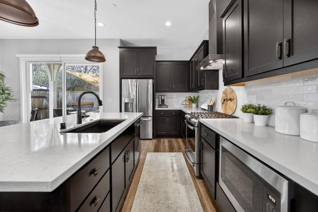 7544 Twin Bridges Ln, Citrus Heights, CA 95610