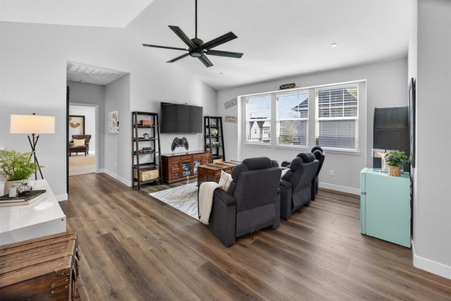 7544 Twin Bridges Ln, Citrus Heights, CA 95610