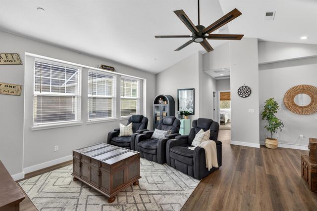 7544 Twin Bridges Ln, Citrus Heights, CA 95610