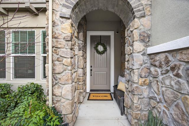 7544 Twin Bridges Ln, Citrus Heights, CA 95610