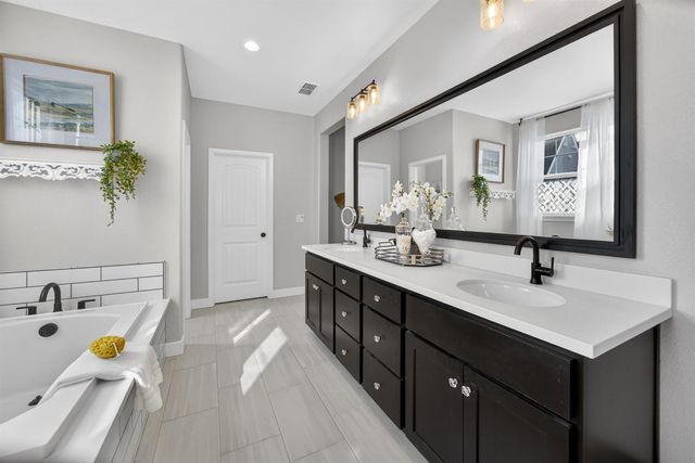 7544 Twin Bridges Ln, Citrus Heights, CA 95610