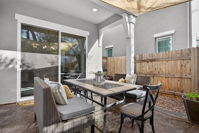 7544 Twin Bridges Ln, Citrus Heights, CA 95610