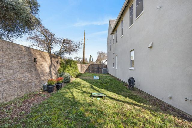 7544 Twin Bridges Ln, Citrus Heights, CA 95610