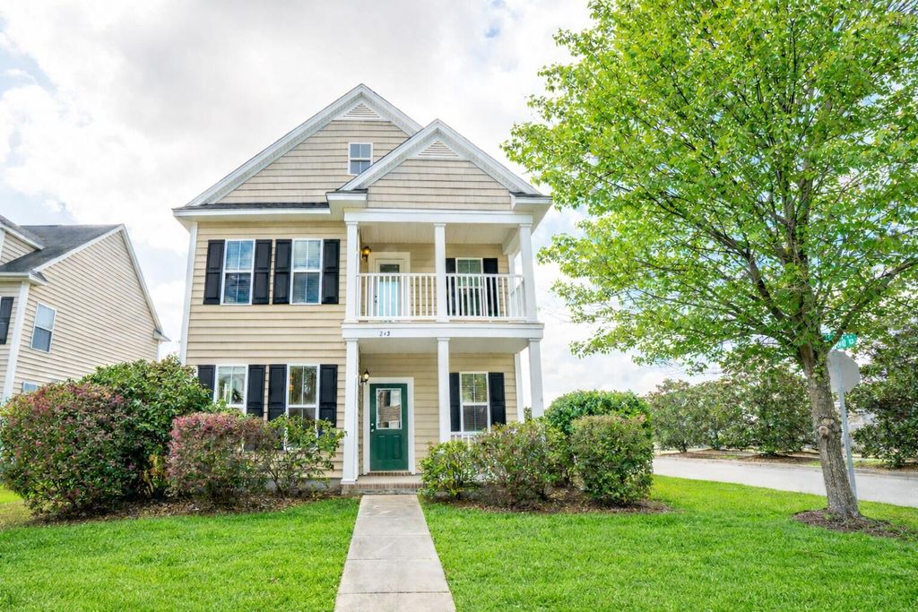 Image 1 of property listing at 243 Cameron Street, Summerville, SC 29486