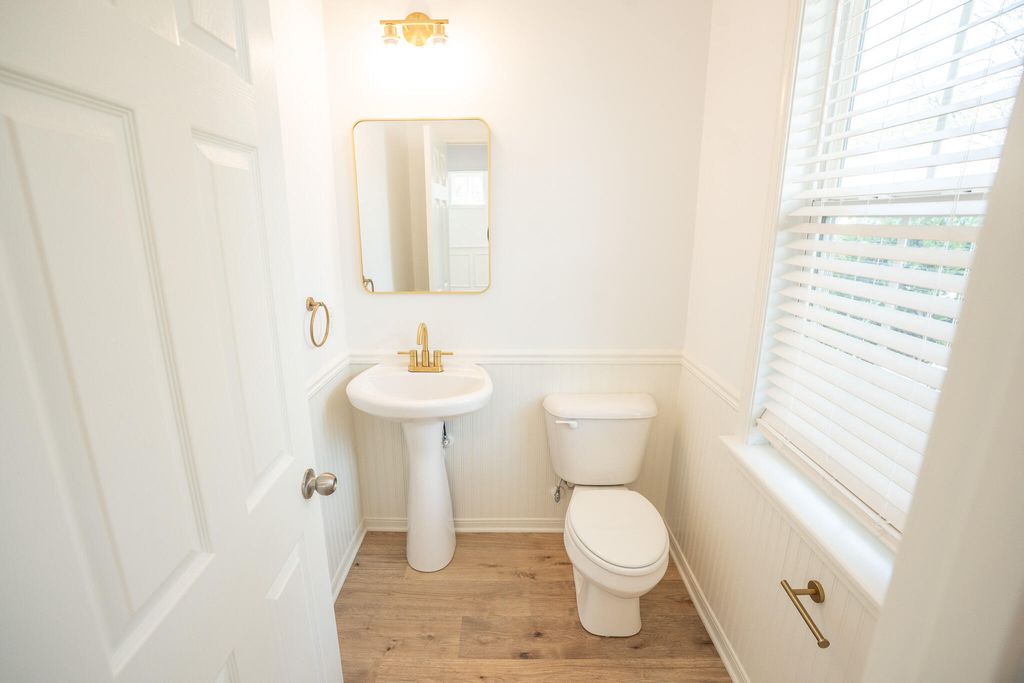 Image 11 of property listing at 243 Cameron Street, Summerville, SC 29486