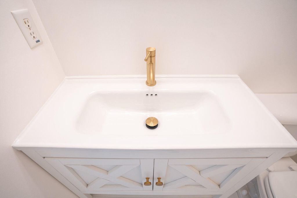 Image 12 of property listing at 243 Cameron Street, Summerville, SC 29486