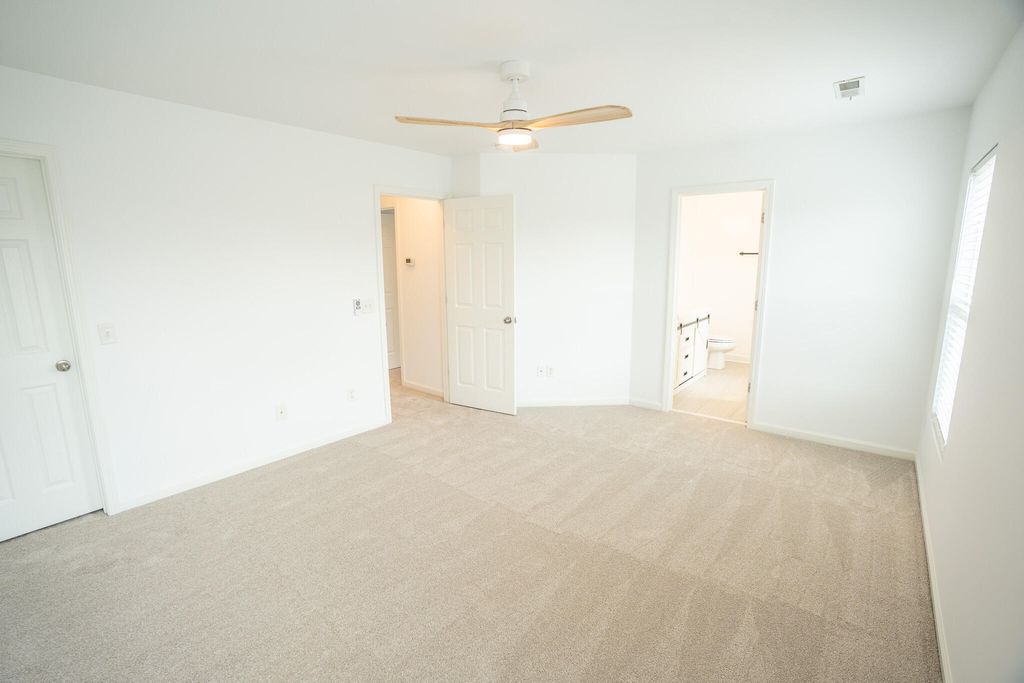 Image 23 of property listing at 243 Cameron Street, Summerville, SC 29486