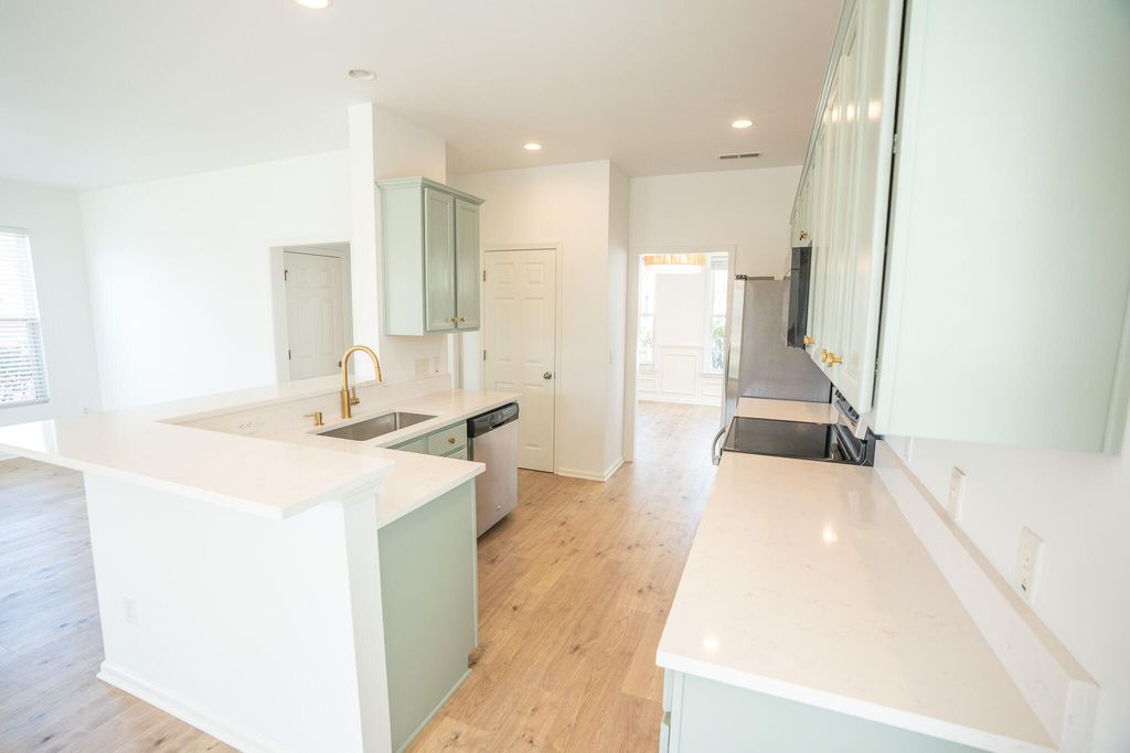 Image 4 of property listing at 243 Cameron Street, Summerville, SC 29486