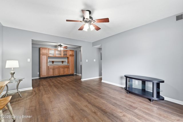 3505 Lodge Ln APT 111, Louisville, KY 40218
