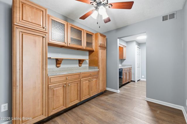 3505 Lodge Ln APT 111, Louisville, KY 40218