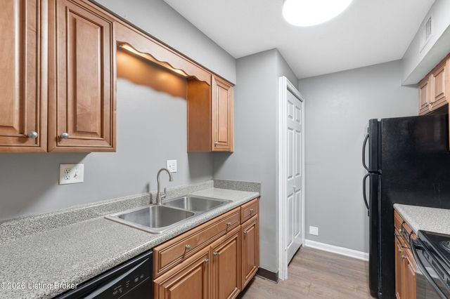 3505 Lodge Ln APT 111, Louisville, KY 40218