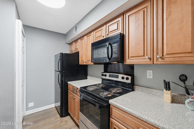 3505 Lodge Ln APT 111, Louisville, KY 40218