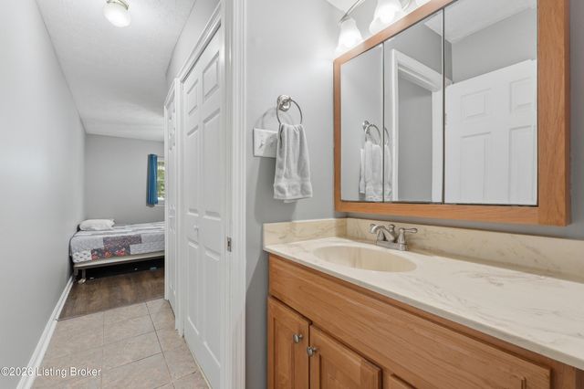 3505 Lodge Ln APT 111, Louisville, KY 40218
