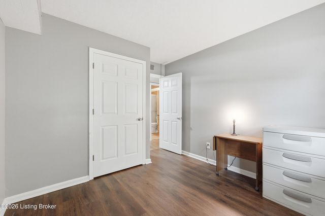 3505 Lodge Ln APT 111, Louisville, KY 40218