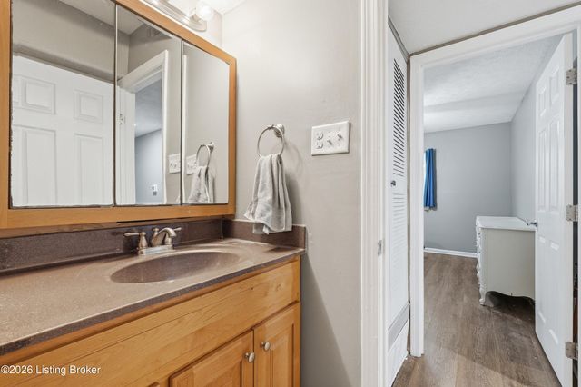 3505 Lodge Ln APT 111, Louisville, KY 40218