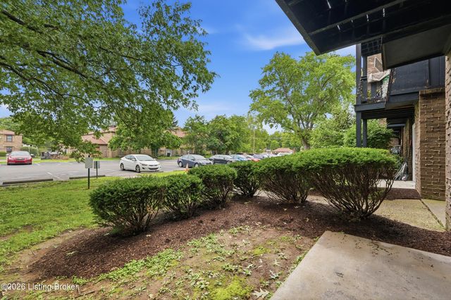 3505 Lodge Ln APT 111, Louisville, KY 40218