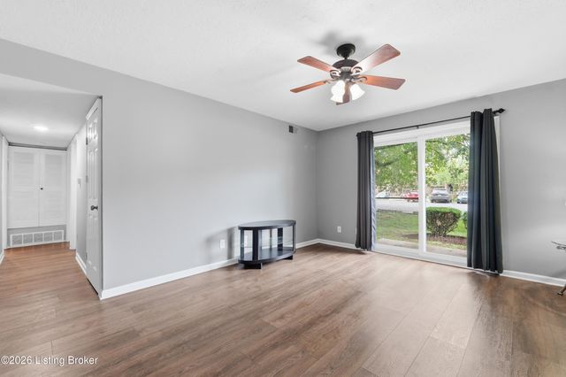 3505 Lodge Ln APT 111, Louisville, KY 40218