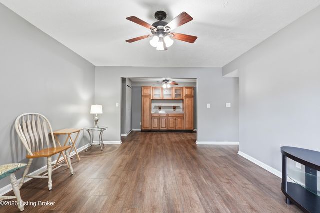 3505 Lodge Ln APT 111, Louisville, KY 40218