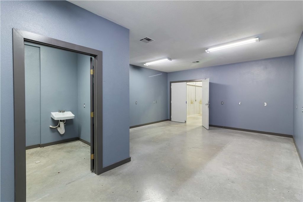 7502 East State Highway 21, Bryan, TX 77808 — photo 5
