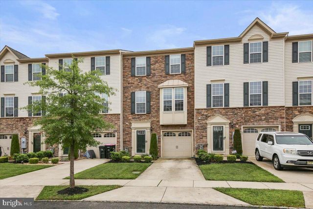 81 VILLAGE GREEN LN, Sicklerville, NJ 08081