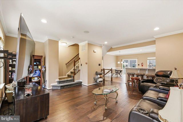 81 VILLAGE GREEN LN, Sicklerville, NJ 08081