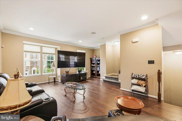 81 VILLAGE GREEN LN, Sicklerville, NJ 08081