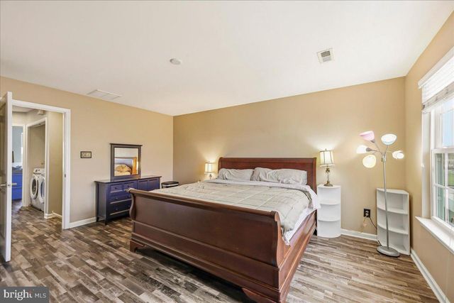 81 VILLAGE GREEN LN, Sicklerville, NJ 08081