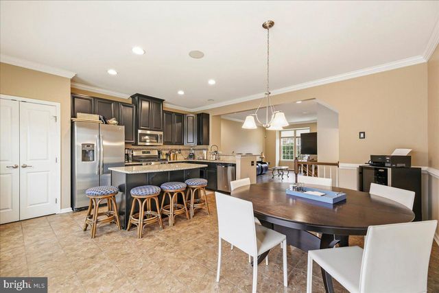 81 VILLAGE GREEN LN, Sicklerville, NJ 08081