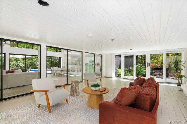 24 N Quarter Road, Westhampton, NY 11977