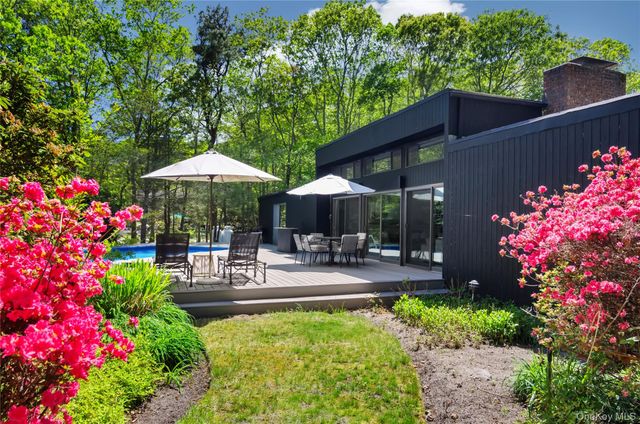 24 N Quarter Road, Westhampton, NY 11977