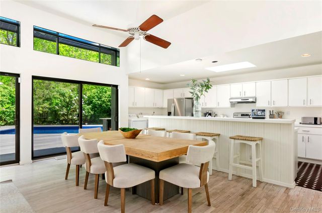 24 N Quarter Road, Westhampton, NY 11977