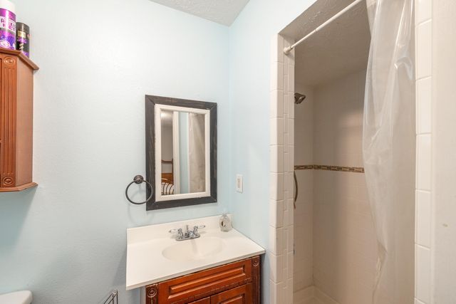 8524 N Hill N Dale St, Spokane, WA 99208
