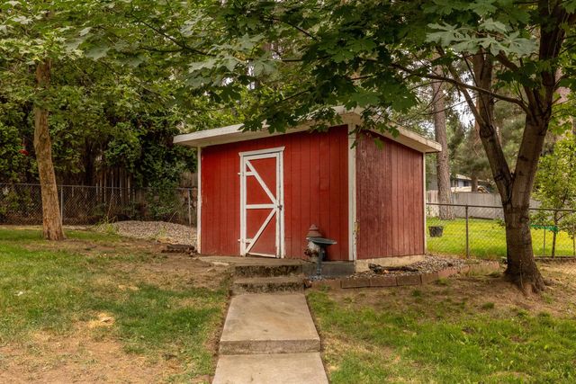 8524 N Hill N Dale St, Spokane, WA 99208
