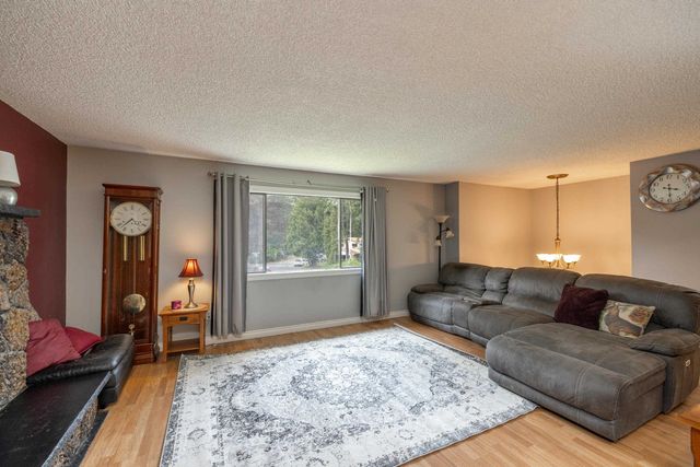 8524 N Hill N Dale St, Spokane, WA 99208