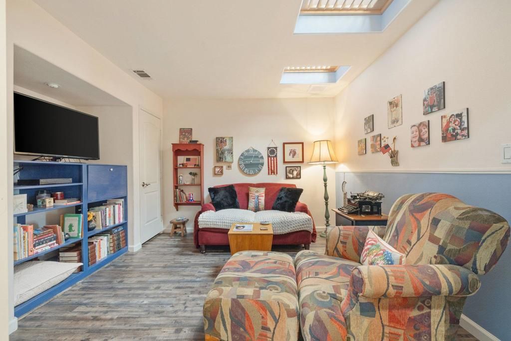 Image 21 of property listing at 414 S Sierra Madre S, Palm Desert, CA 92260