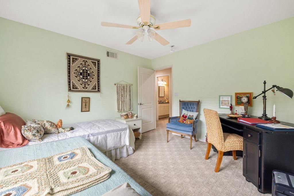 Image 25 of property listing at 414 S Sierra Madre S, Palm Desert, CA 92260