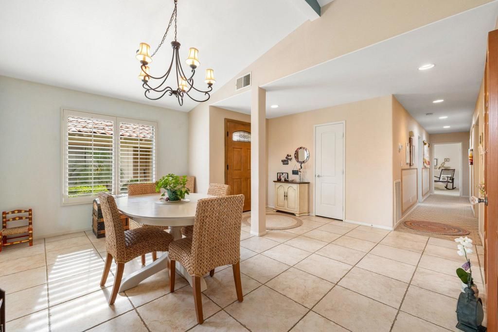 Image 9 of property listing at 414 S Sierra Madre S, Palm Desert, CA 92260