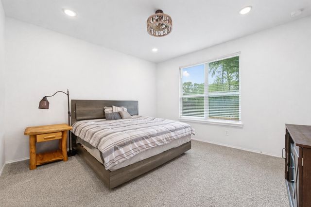 804 Pearl River Drive, Conroe, TX 77316