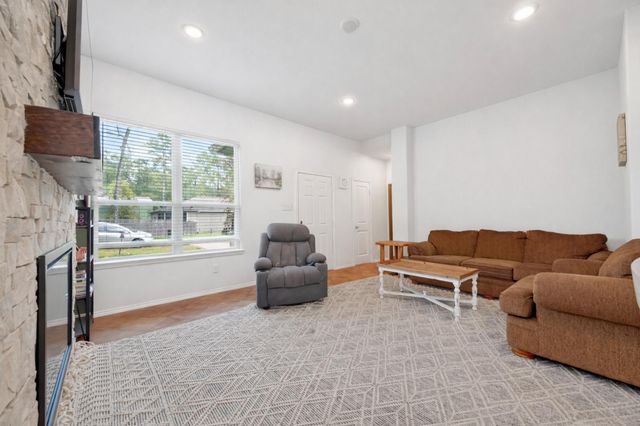 804 Pearl River Drive, Conroe, TX 77316