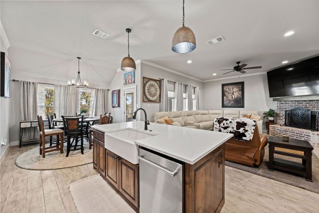 408 Herb Stephens Jr Way, Springtown, TX 76082