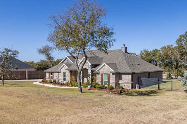 408 Herb Stephens Jr Way, Springtown, TX 76082