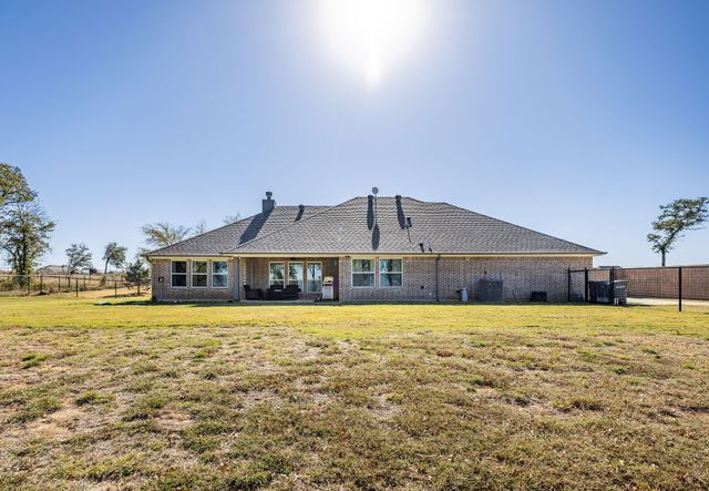408 Herb Stephens Jr Way, Springtown, TX 76082