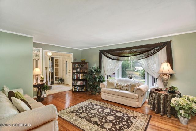 19 Emma Place, Eatontown, NJ 07724